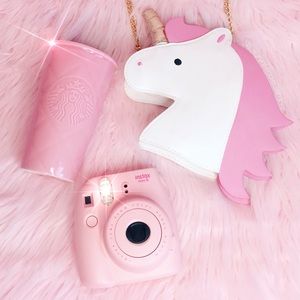 Meet your Posher, Leeo